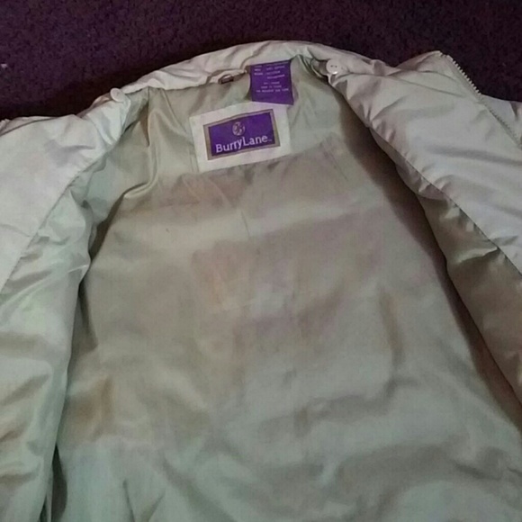Tan puffer jacket with two zipper pockets NWOT - Picture 3 of 4