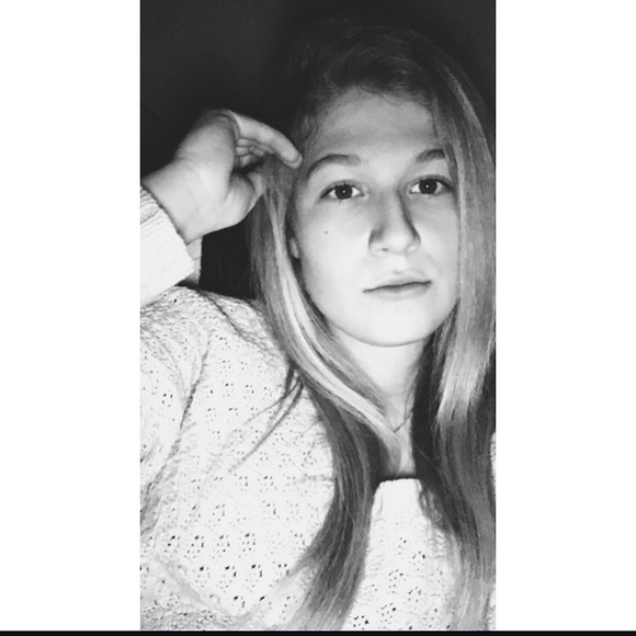 Meet your Posher, Dani - Picture 1 of 1