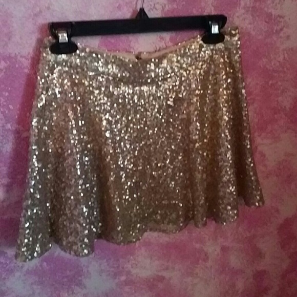 Cute sequined skirt brand new NWOT