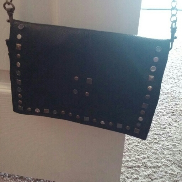 Super cute chain strap purse!