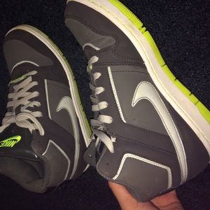 girls high top nikes.