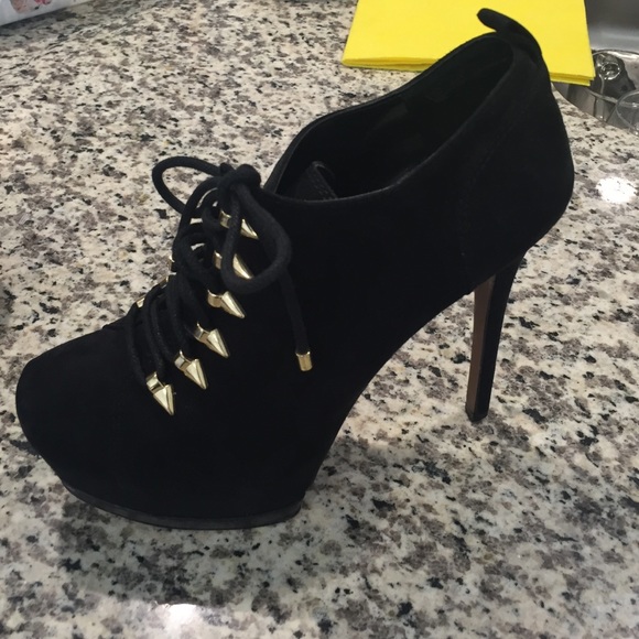 Black bootie heels - Picture 2 of 4