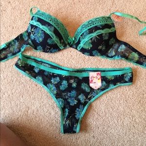 Bra and thong bundle!💕