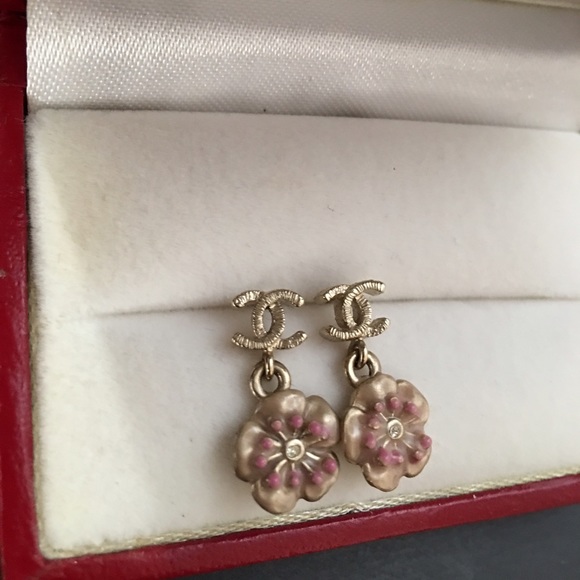 Auth Chanel earrings