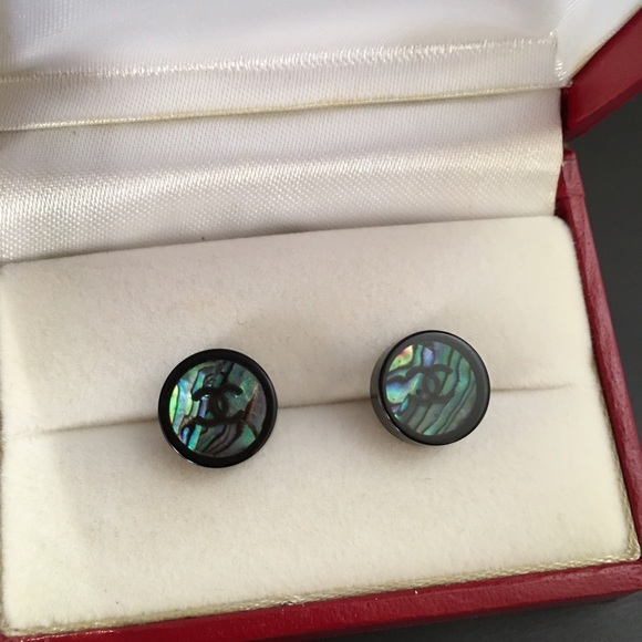 Auth Chanel earrings