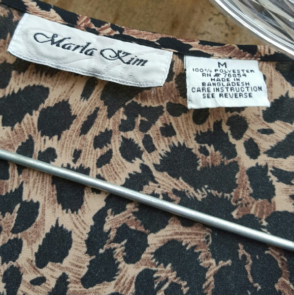 🐆Cheetah button up top🐆 - Picture 6 of 7