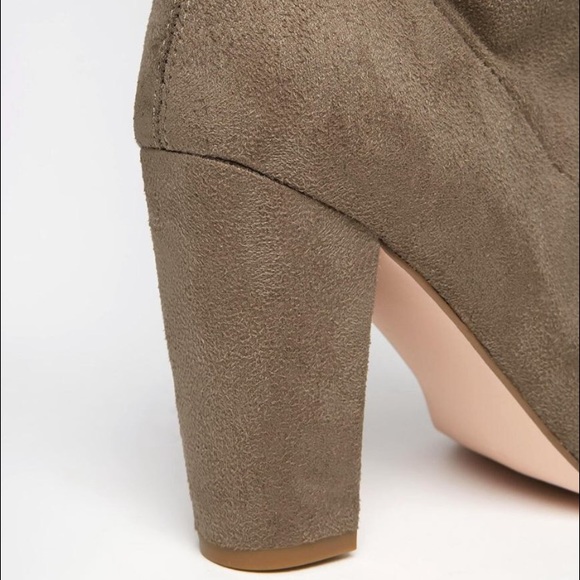 ASOS GRAY key to my heart thigh high boots - Picture 4 of 4