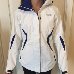 Women's north face jacket size small