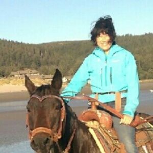 Meet your Posher, Camille