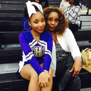 Meet your Posher, Leslie