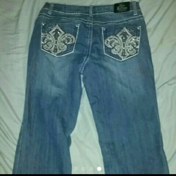 Light Faded Out Jean's with Design on the Pockets - Picture 3 of 4