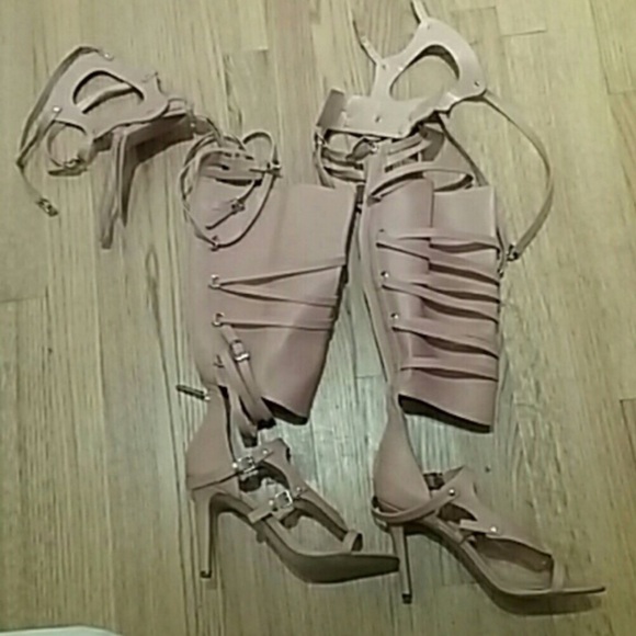 SOLD!!! Pink salmon gladiators SOLD!!! - Picture 3 of 3