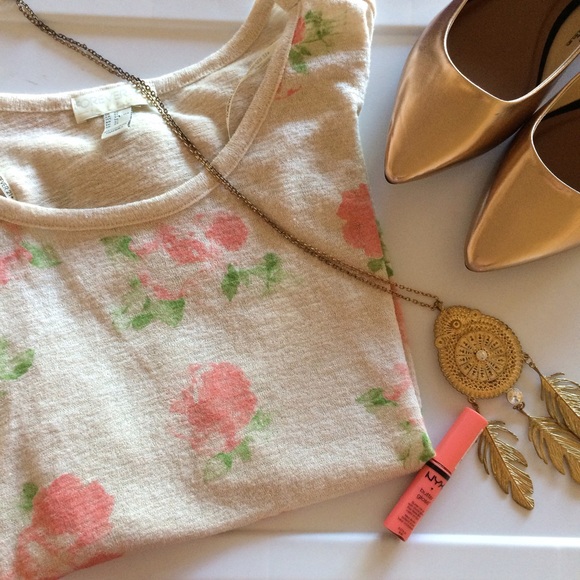Forever 21 Tops - Rose tee