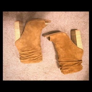Size 7 Chinese Laundry Laurel Booties