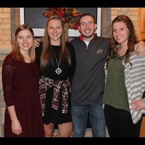 Meet your Posher, Abigail