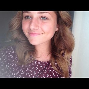 Meet your Posher, Olivia