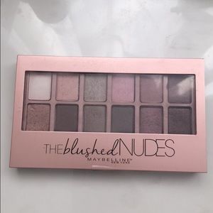 Maybelline blushed nudes palette 💓