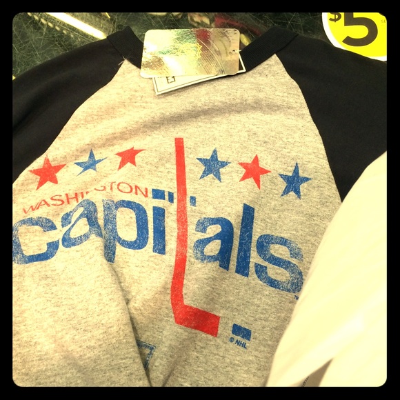 Tops - 3/4 sleeve Washington Capitals shirt. Size medium