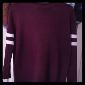 Long sleeve knit pull over.