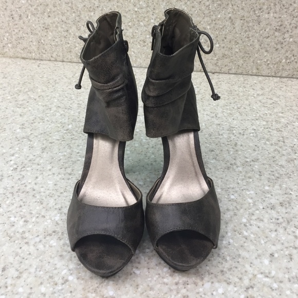 A nice pair of Qupid! Only wore twice.