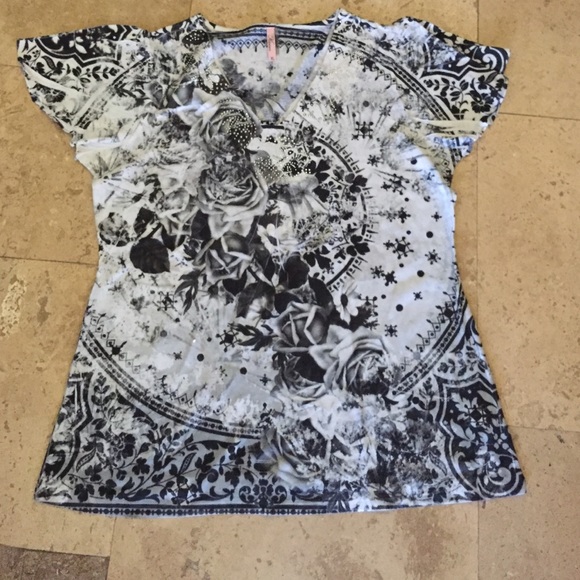 Liara top se XL.  New with out tags