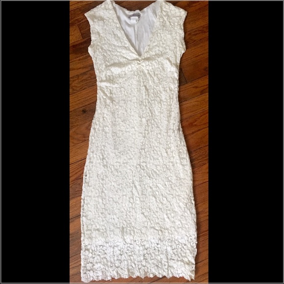 Banana Olive - Small Fitted White Lace Dress