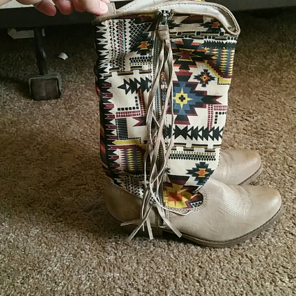 Big Buddha cowgirl boots