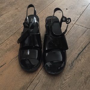 Black jelly sandals