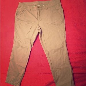 Old Navy cropped khakis