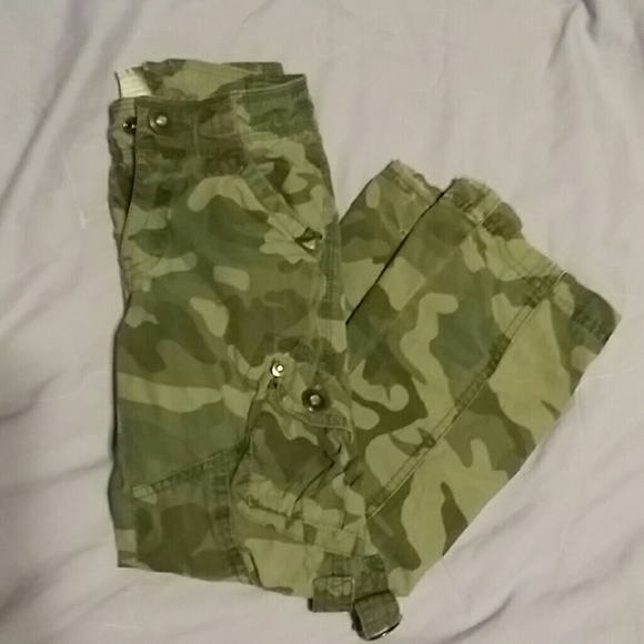 Girl's camo convertible pants