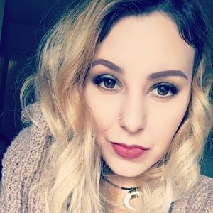 Meet your Posher, April