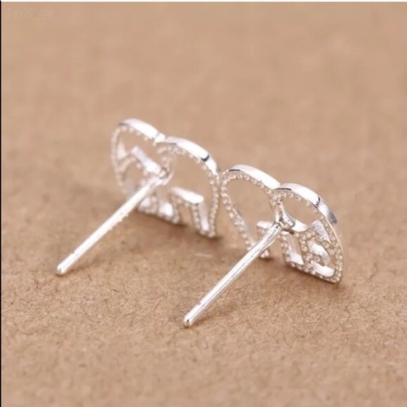 💜3 for $10💜Elephant earrings - Picture 2 of 3