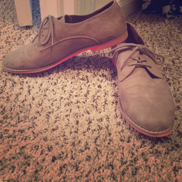 🔴SOLD🔴Brown suede oxfords