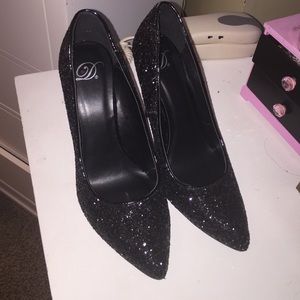 Black pumps size 10