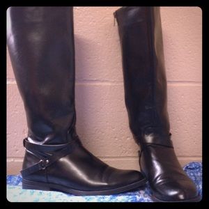 A pair of Chaps black boots!