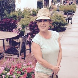 Meet your Posher, Monica