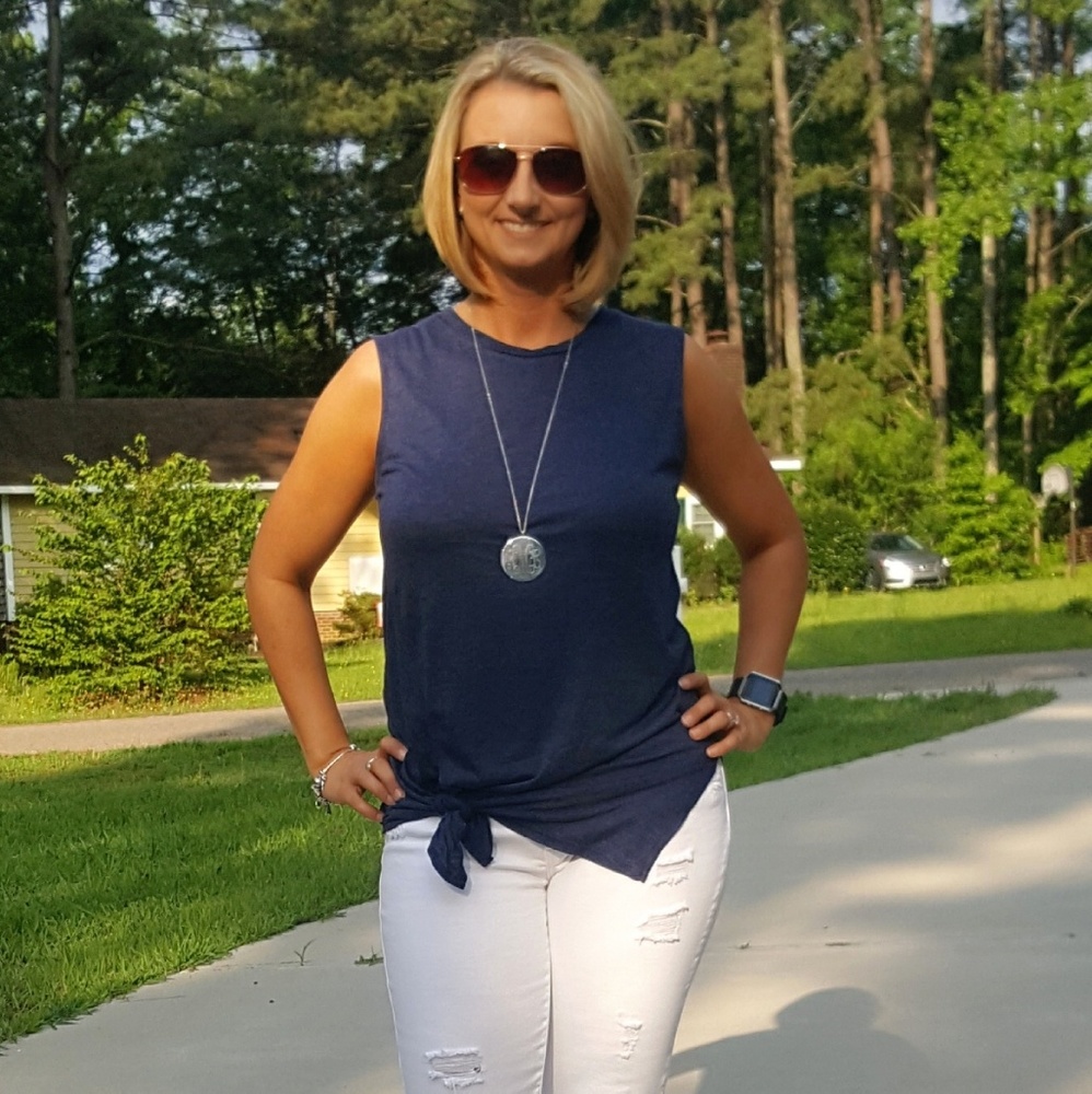 Meet your Seller, Amber