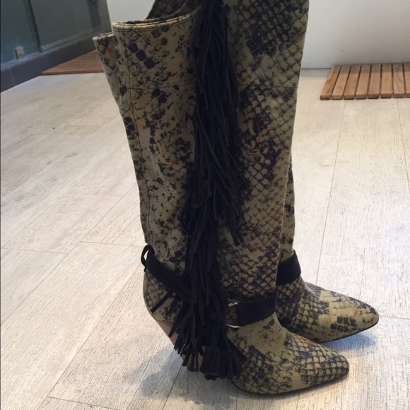 ❌ SOLD ❌ Isabel Marant Fringe Fabric Boots - Picture 4 of 4