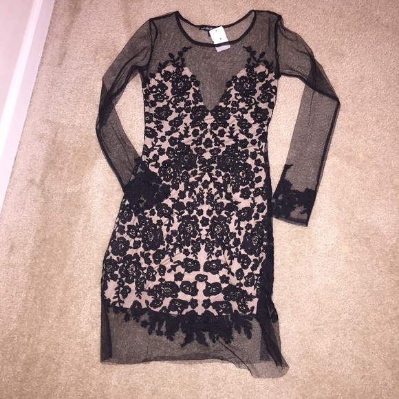 SOLD For love and lemons dress - Picture 2 of 4