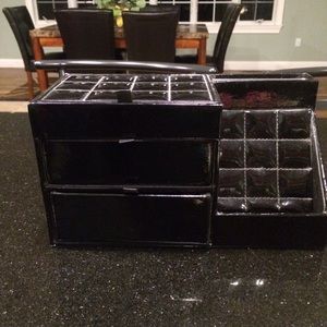 black jewelry box