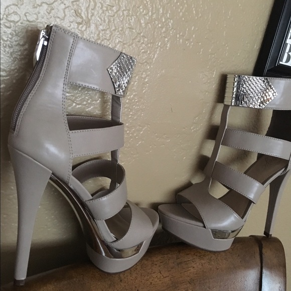 Fergie Heels - Picture 2 of 4