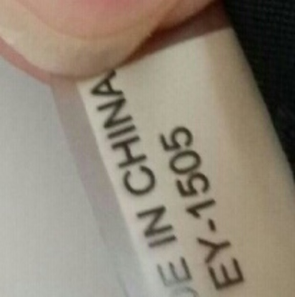 Nwt Michael kors Fulton leather wristlet - Picture 3 of 3