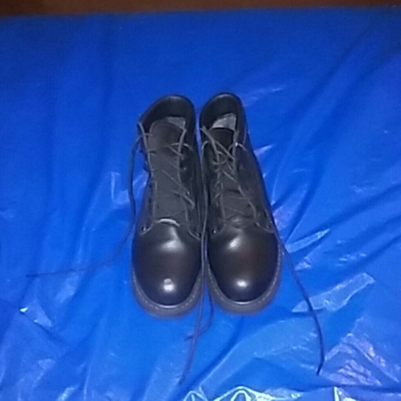 Steel toes boots