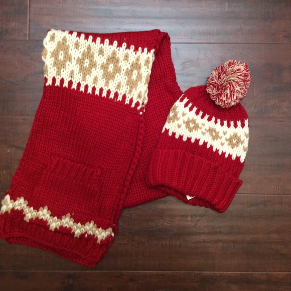 GAP Holiday Scarf & Beanie Set NWT