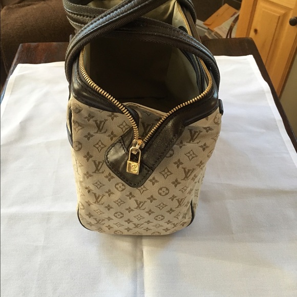 Authentic Louis Vuitton Josephine  ✋🏻SOLD ✋🏻 - Picture 2 of 4