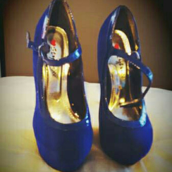 Blue heels - Picture 2 of 3