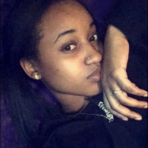 Meet your Posher, Delisa