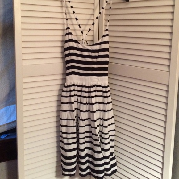 H & M  blk/ wht halter dress 2