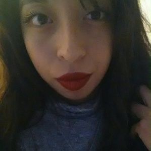 Meet your Posher, Itzel