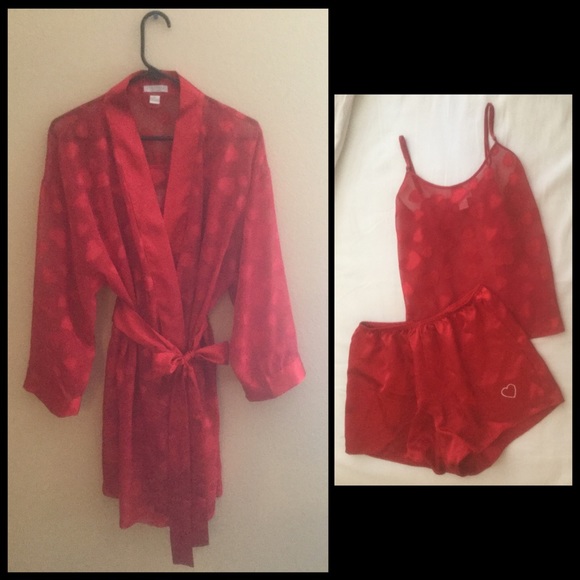 Evandale Intimates Other - SOLD Sheer Red Robe & Pj Set✨